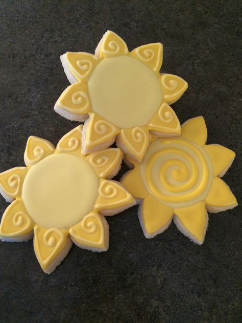 Sunshine cookies Summer Solstice Cookies, Sun Decorated Cookies, Solstice Cookies, Sun Cookies, Decor Cookies, Sunshine Cookies, Summer Sugar Cookies, Sunflower Cookies, Sunshine Party