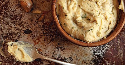 Whether creamy and garlicky, or fried in a latke, our best mashed potato recipes are the perfect for your cold-weather cravings. Traditional Thanksgiving Dinner Menu, Garlic Mashed Potatoes Recipe, Traditional Thanksgiving Dinner, Julia Child Recipes, Best Mashed Potatoes, Thanksgiving Dinner Menu, Mashed Potato Recipes, Garlic Mashed Potatoes, Garlic Mashed