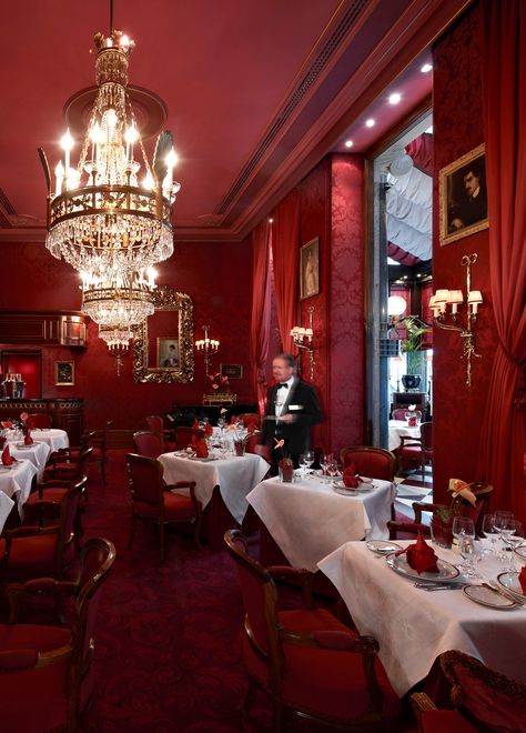 Hotel Sacher Café 70’s House, European Cafe, Red Luxury, Classical Interior, Bookstore Cafe, Decoration Restaurant, Victorian Kitchen, Romantic Lighting, Luxe Life