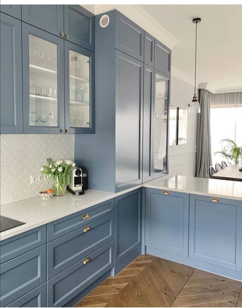 Blue Kitchen Interior, Model Dapur, Modern Kitchen Cabinet Design, Classic Kitchen, Kitchen Design Plans, Kitchen Design Decor, Classic Kitchens, Kitchen Room Design, Kitchen Inspiration Design