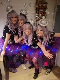 Women Space Costume, Outer Space Dress Up Day, Space Day Outfit, Diy Space Costume Women, Solar System Costume Women, Alien Dress Up Day At School, Space Dress Up Day, Space Day Spirit Week Outfit, Kostüm Space Girl