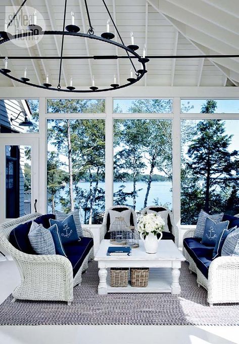 Mesmerizing Nantucket-inspired coastal cottage on Lake Rosseau White Wicker Furniture, Muskoka Cottage, Deco Marine, Sunroom Furniture, Cottage Coastal, Sunroom Designs, Coastal Living Rooms, Cottage Bedroom, Beach House Interior