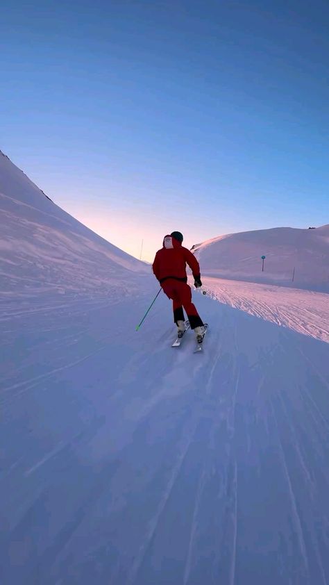 #skiing #snowboarding #winter #snow #sliding #adrenaline Skiing Video, Adrenaline Sports, Skiing Aesthetic, Ski Aesthetic, Extreme Adventure, Adventure Travel Explore, Wow Video, Snow Skiing, Ski Trip