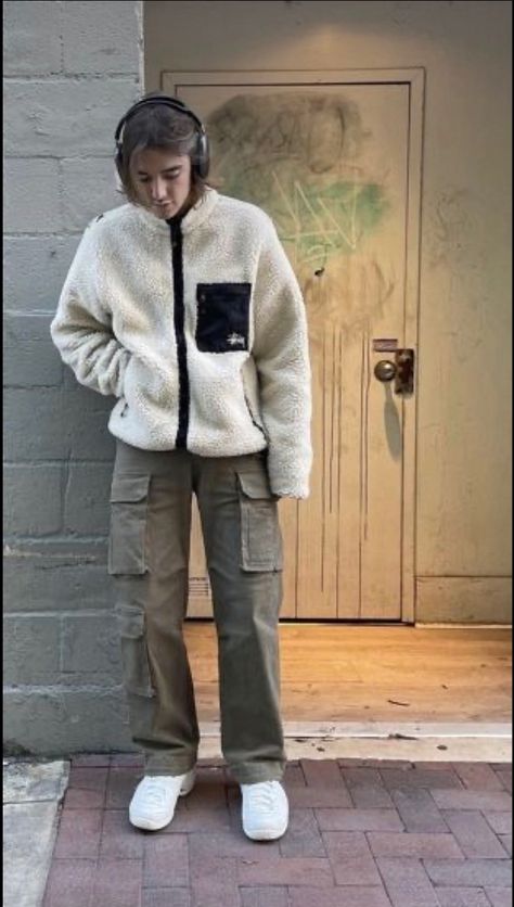 Sherpa Outfit Men, Beige Fleece Jacket Outfit, Sherpa Fleece Outfit, Sherpa Hoodie Outfit, White Fleece Jacket Outfit, Hoodie Wishlist, Ootd Cwo, Beige Jacket Outfit, Sherpa Outfit