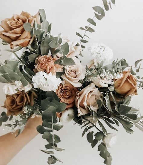 Engagement Presents, Wedding Goals, Bouquet Of Flowers, Wedding Mood, Wedding Time, Backyard Wedding, Toffee, Pretty Flowers, Future Wedding