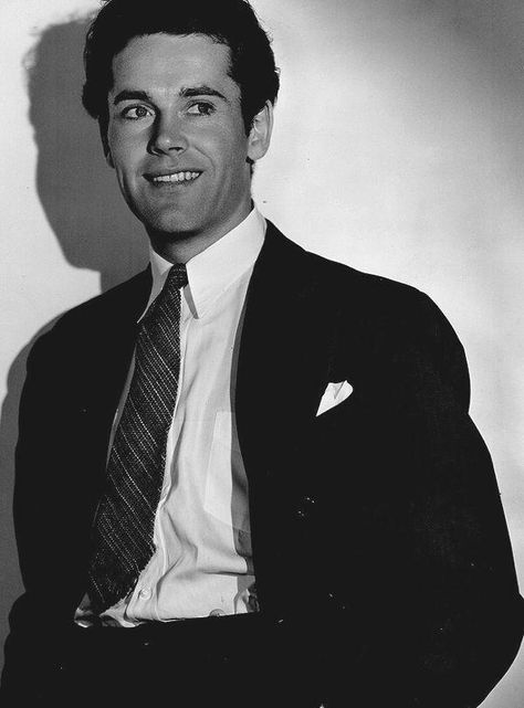 For more Fonda pics and info, and all things Classic Hollywood, visit my website! ❤️ #tcm #letsmovie #classicfilms #classicmovies #macaronsandmimi #oldmovies #classichollywood #oldhollywood #henryfonda Henry Fonda, Hollywood Men, Hooray For Hollywood, Classic Movie Stars, Stage Actor, Hollywood Legends, Hollywood Star, Golden Age Of Hollywood, Movie Photo