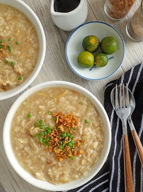 Goto made is hearty, tasty, and perfect for cold weather. Made with glutinous rice, beef tripe, and ginger, this Filipino-style congee makes a filling midday snack or light meal. A delicious way to warm up! Beef Congee, Chicken Sotanghon, Chicken Sotanghon Soup, Goto Recipe, Sotanghon Soup, Rice Congee, Cellophane Noodles, Beef Tripe, Midday Snack