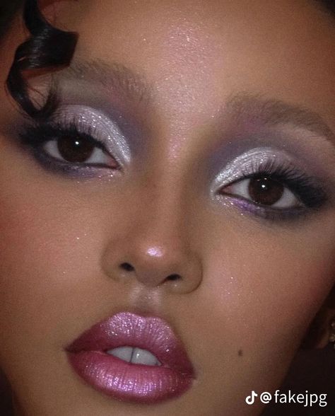 1990 Makeup Trends, Frenchy Grease Makeup, 80a Makeup, 80s Glitter Makeup, 70s 80s Makeup, 90s Disco Makeup, 80s Inspo Makeup, 2000s Eyeshadow Looks, 80s Makeup Brown Eyes