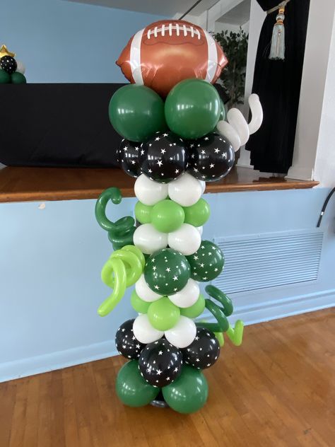 Football Garland Balloon, Football Birthday Balloon Garland, Football Balloon Columns, Eagles Balloon Garland, Football Theme Balloon Decor, Balloon Columns Ideas Football, Football Homecoming Balloon Arch, Football Balloon Arch, Ballon Tower