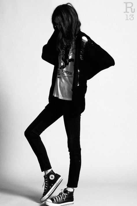 R13 l F/W 2014 WOMEN R13denim.com #R13 #FW2014 #womenswear Black Converse, Mode Casual, Grunge Fashion, Converse Chuck, Chuck Taylor, Her Style, A Black, All Star, Fashion Models