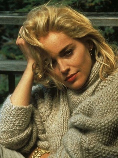 Catherine Tramell, Blonde Hair Boy, Basic Instinct, Sharon Stone, Fashion Photography Poses, Charlize Theron, American Actress, Actors & Actresses, Blonde Hair