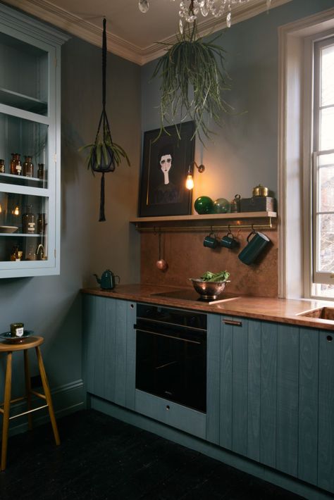 Devol Kitchens, Urban Rustic, New Kitchen Cabinets, Casa Container, Antique Kitchen, Kitchen Cabinet Colors, Uk Kitchen, Blue Kitchens, Counter Tops