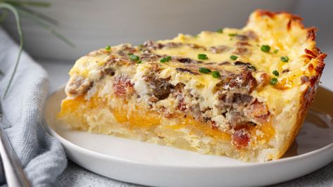 Hashbrown Crust, Quiche With Hashbrown Crust, Savory Pie Crust, Bacon And Sausage, Pie Crust From Scratch, Breakfast Quiche Recipes, Crispy Hashbrowns, Ultimate Breakfast, Breakfast Quiche