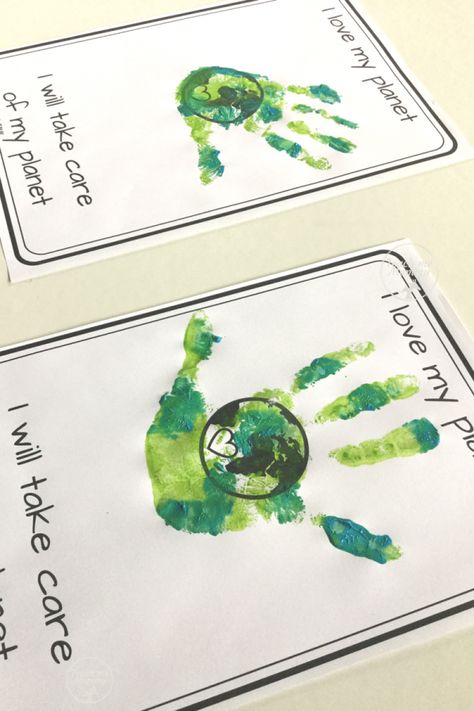 Earth Day printable keepsake Recycled Crafts Kids Preschool, Earth Day Activities For Kids, Earth Day Art, Environment Activities, Art Recipes, Handprint Keepsake, Nursery Crafts, Earth Day Projects, April Crafts