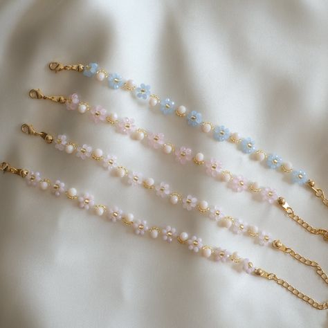 Elegant Beaded Bracelets, Minimalist Accessories Jewellery, Bracelet Supplies, Fairy Bracelets, Tiny Jewelry, Homemade Bracelets, Bracelet Packaging, Preppy Jewelry, Pretty Jewelry Necklaces