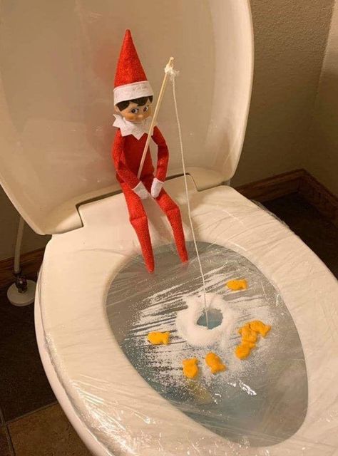 Elf On Shelf Funny, Elf On The Shelves, Funny Elf On The Shelf, Elf Ideas Easy, Bad Elf, Awesome Elf On The Shelf Ideas, Elf Activities, Xmas Elf, Elf Antics