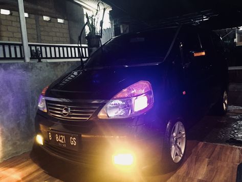 Nissan serena c24 with wheel mercy eom Nissan