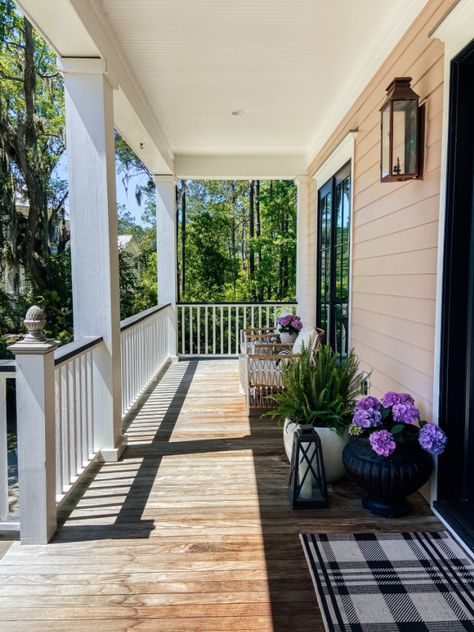 Narrow Front Porch Ideas Entrance, Narrow Porch Decorating Ideas, Narrow Front Porch Ideas, Plaid Door Mat, Front Porch Decorating Ideas, Affordable Outdoor Furniture, Front Porch Makeover, Coastal Christmas Tree, Porch Decorating Ideas