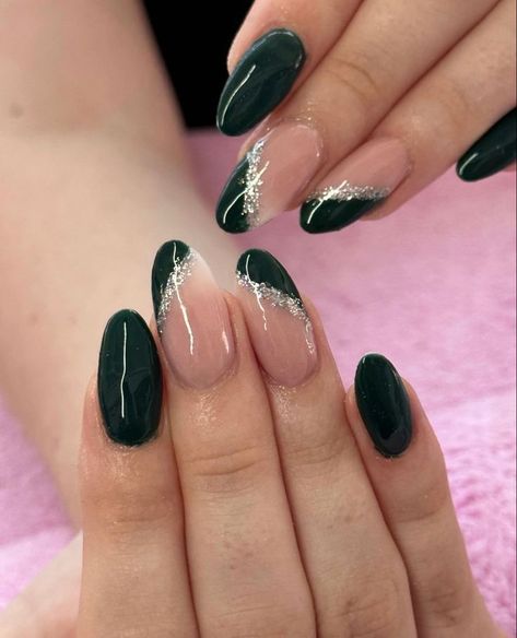 Emerald Green Nails With Silver Glitter, Dark Green And Silver Nails Acrylic, Dark Green Almond Acrylic Nails Designs, Emerald Green Accent Nails, Green And Sliver Makeup Looks, Dark Green Nails For Homecoming, Dark Green Nails For Hoco, Emerald Green Oval Nails, Forest Green Almond Nails Designs