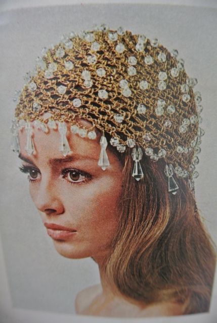 I'm loving this #crochet beaded hat that was featured in a 1972 issue of McCalls magazine Beaded Beanie, 70s Hats, Beaded Headpiece, Beaded Hat, Crochet Style, Crochet Cap, Head Piece, Teardrop Beads, Arte Animal