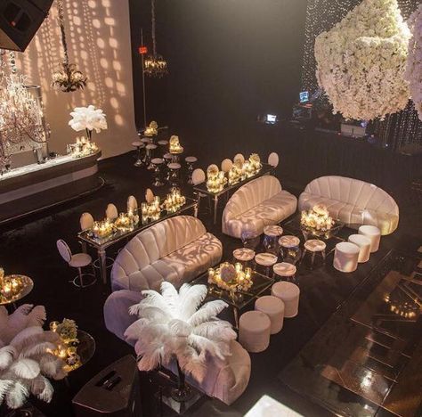 Kris Jenner's Great Gatsby themed 60th birthday party Harlem Nights Party, Harlem Nights Theme, Gatsby Gala, Great Gatsby Themed Wedding, Jeff Leatham, Birthday Party Table Decorations, Gatsby Wedding Theme, Harlem Nights, Great Gatsby Theme