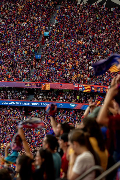 Camp Nou Aesthetic, Barca Aesthetic, Fc Barcelona Aesthetic, Barca Wallpapers, Fcb Wallpapers, Barcelona Life, Barcelona Game, Spain National Football Team, Fc Barcelona Players