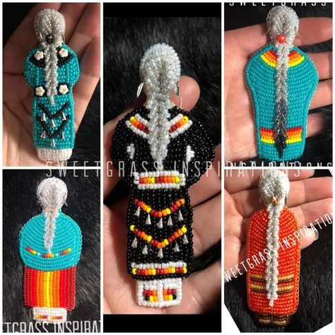 Native American Beadwork Patterns, Seed Bead Jewelry Patterns, Native Beading Patterns, Beaded Earrings Native, Beadwork Designs, Beaded Earrings Diy, Native Beadwork, Bead Sewing, Bead Embroidery Patterns