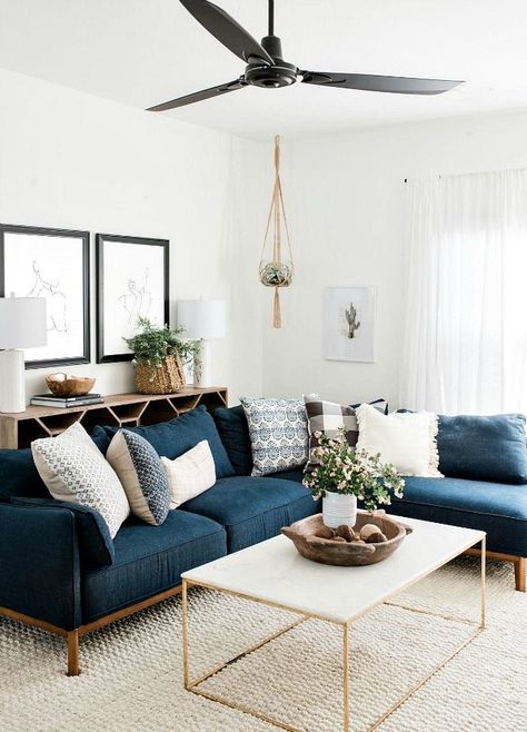 Modern Boho Living Room Decor, Furnitur Ruang Keluarga, Modern Boho Living Room, Sofa L, Interior Design Per La Casa, Blue Couches, Boho Living Room Decor, Trendy Living Rooms, Bilik Tidur