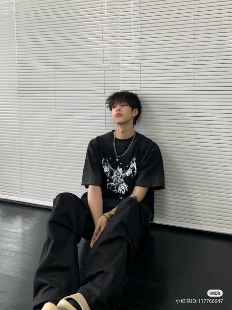 Asian Guy Streetwear, Douyin Guy Outfit, Ulzzang Outfit Men, Asian Grunge Outfits Men, Streetwear Fashion Asian Men, Douyin Outfits Men, Korean Baggy Outfits Men, Asian Male Style, Male Asian Fashion