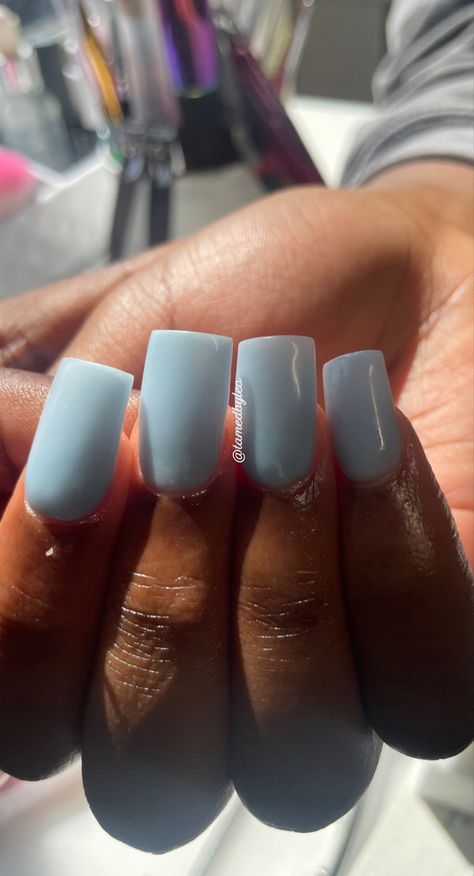 Pastel blue nails on black girl , shorties acylic nail set Sns Blue Nails, Acrylic Nails For Black Women, Blue Nails Black Women, Short Light Blue Nails, Shorties Acrylic Nails, Nails For Black Women, Powder Blue Nails, Pastel Blue Nails, Blue Matte Nails