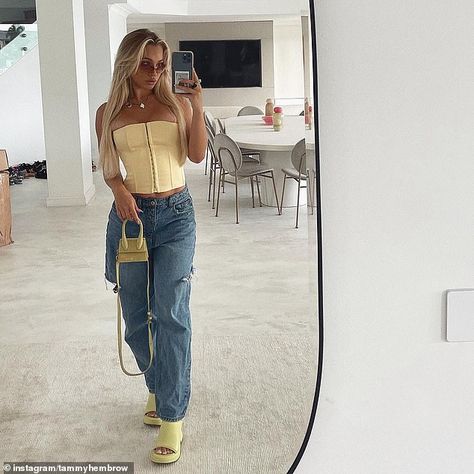 Fendi Jeans, A Mirror Selfie, Yellow Corset, Tammy Hembrow, Danielle Guizio, Corset Outfit, Fire Fits, Blue Jean Shorts, Street Outfit