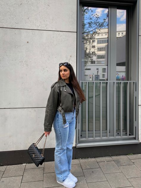 Jordan Lipscombe Outfits, Green Zara Leather Jacket Outfit, Green Zara Jacket Outfit, Denim Moto Jacket Outfit, Green Biker Jacket Outfit, Zara Leather Jacket Outfit, Zara Jacket Outfit, Green Leather Jacket Outfit, Green Fall Jacket