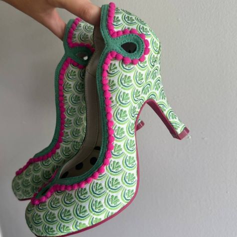 New Ruby Shoo Womens Miley Heels Shoes Green Sole Material Synthetic Outer Material Textile Closure Type Pull-On About This Item Heel Height 3 3/4" Printed Upper Featuring A Green And Pink Pompous Upper With An Elegant Silhouette And Colourful Quirky Details, These Shoes Will Ensure Your Look Is On Fire. Funky Formal, Funky Heels, Quirky Shoes, 70s Inspired Outfits, Ruby Shoo, Ugly Shoes, Shoes Green, Funky Shoes, Shoe Fits