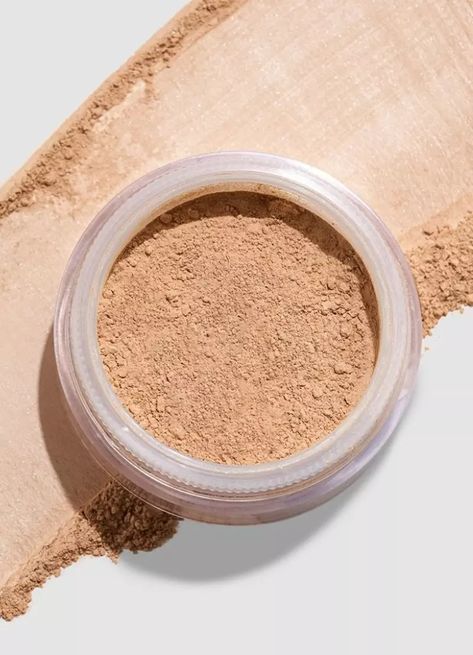 The 12 Best Powder Foundations That Do It All – Editorialist Shades Of Foundation, Best Powder Foundation, Cream To Powder Foundation, الشموع اليابانية, Ideas Maquillaje, Hacks Makeup, Velvet Skin, Makeup Christmas, Compact Foundation