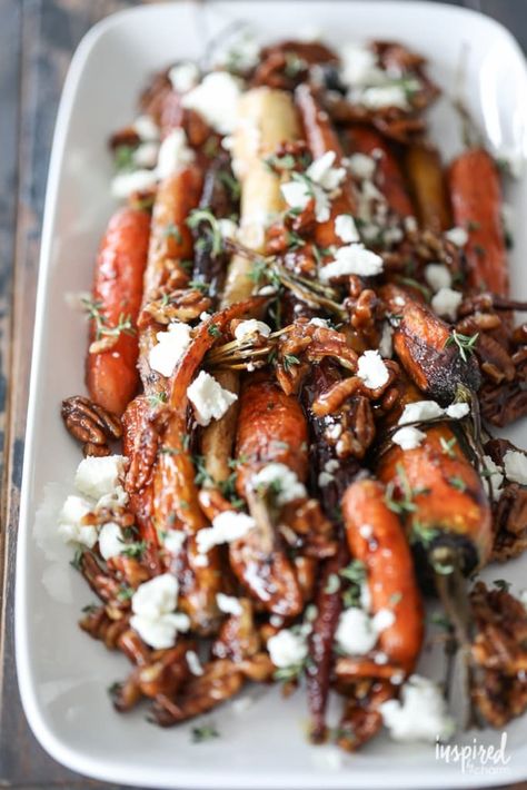 Transform ordinary carrots into a gourmet delight with this easy recipe. Caramelized roasted carrots get a flavorful upgrade with candied pecans and a sprinkle of goat cheese. A side dish that promises both elegance and comfort in every bite. It's perfect for fall, Thanksgiving or the holiday season. Carrots With Goat Cheese, Friendsgiving Food Ideas, Best Thanksgiving Side Dishes, Thanksgiving Foods, Friendsgiving Food, Thanksgiving Food Sides, Goat Cheese Recipes, Thanksgiving Recipes Side Dishes, Thanksgiving Side