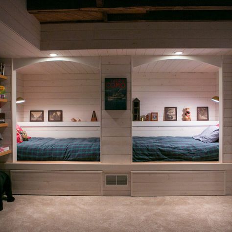 Sleepover Basement Ideas, Cool Basement Bedroom Ideas, Bed In Basement Ideas, Open Basement Bedroom Ideas, Basement Sleeping Space, Small Basement Bedroom Ideas On A Budget, Basement Ideas Small Spaces, Multi Use Basement Ideas, Cute Basement Bedrooms