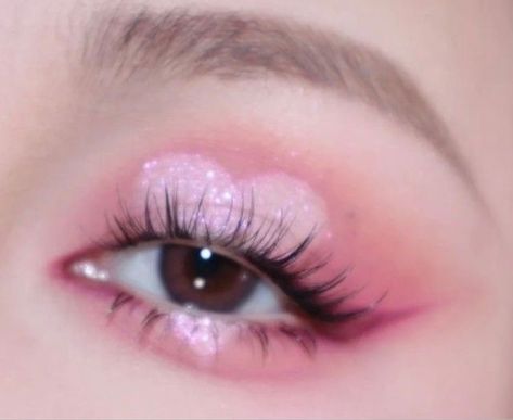 Pink Eyes Aesthetic, Cute Pink Makeup Looks, Cute Douyin Makeup, Cute Makeup Looks Aesthetic, Aesthetic Pink Makeup, Pink Makeup Aesthetic, Soft Pink Makeup, Aesthetic Lana Del Rey, Pink Eyeliner