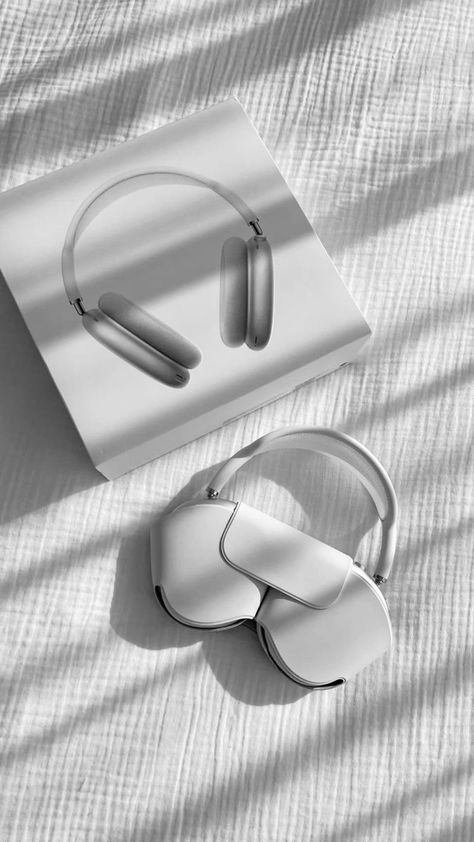 Apple Air Max, Air Pods Max Aesthetic, Air Pods Aesthetic, Apple Airpods Max Aesthetic, Airpods Max Aesthetic, Aesthetic Gadgets, Air Pods Max, Gift Ideas For Best Friends, Max Aesthetic