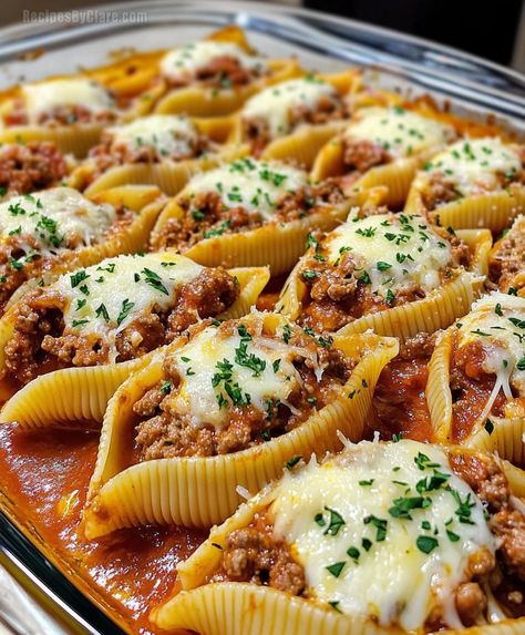 Creamy Ricotta Beef Stuffed Shells - A Hearty, Flavorful Pasta Dish - Recipes By Clare Stuffed Shells With Meat And Ricotta, Shells Recipe Stuffed, Dinner Baking Recipes, Shell Pasta Bake, Shell Stuffed Pasta, Stuffed Shells Bake, Pasta Shell Recipes Stuffed, Stuffed Shells Recipe Without Ricotta, Beef Ricotta Casserole