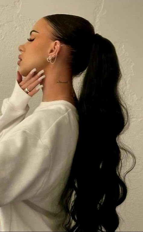 Romantic Waves, Hairstyles 2024, Hair Stylies, Curly Hair Inspiration, Hair Stylist Life, Sleek Hairstyles, Baddie Hairstyles, Fashion Mistakes, American Beauty