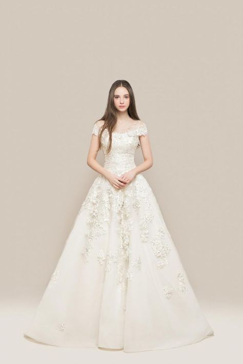 Kasut Pengantin, White Princess Dress, Fancy Wedding Dresses, Dream Wedding Ideas Dresses, Stylish Dress Book, Bride Gowns, Wedding Dress Inspiration, Teenage Fashion Outfits, Wedding Dresses Simple