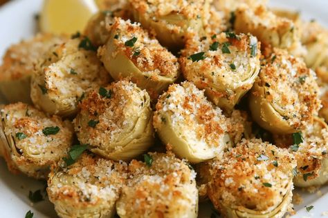 Crispy Parmesan Artichoke Hearts Recipe Crispy Parmesan Artichoke Hearts, Artichoke Hearts Recipes Canned, Marinated Artichoke Recipes, Roasted Artichoke Recipes, Artichoke Side Dish, Artichoke Recipes Baked, Canned Artichoke Recipes, Crispy Artichoke Hearts, Baked Artichoke Hearts Recipe