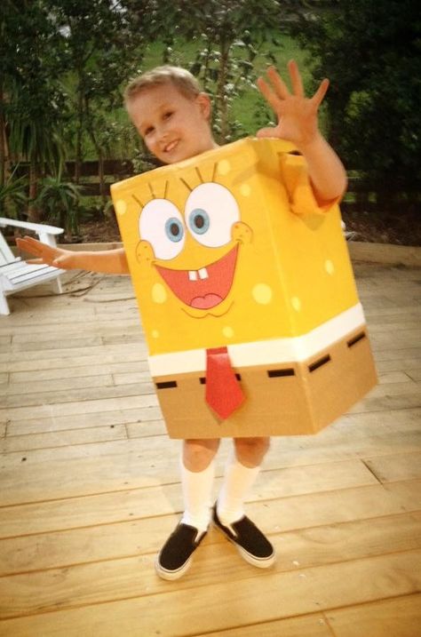 Sponge Bob Costume Diy, Sponge Bob Costume, Cartoon Dress Up Costumes, Cartoon Characters Costumes Ideas, Cardboard Box Costume, Spongebob Halloween, Cartoon Fancy Dress, Recycled Costumes, Halloween Costumes Kids Boys