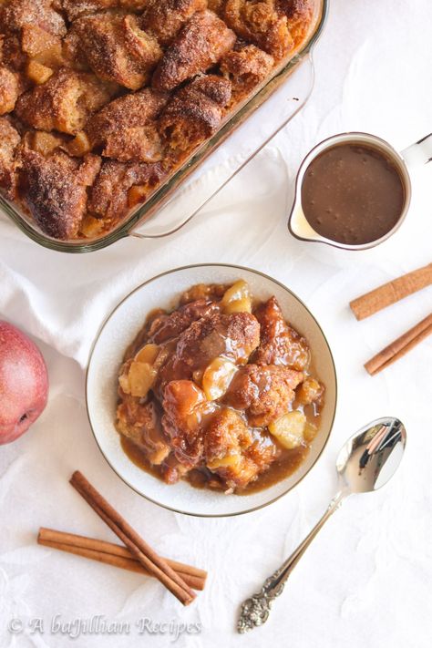 Pear Bread Pudding Recipe, Winter Bread Pudding, Pear Bread Pudding, Desserts For Winter, Spicy Pickled Eggs, Pear Pudding, Nutella Croissant, Pear Bread, Homemade Toffee