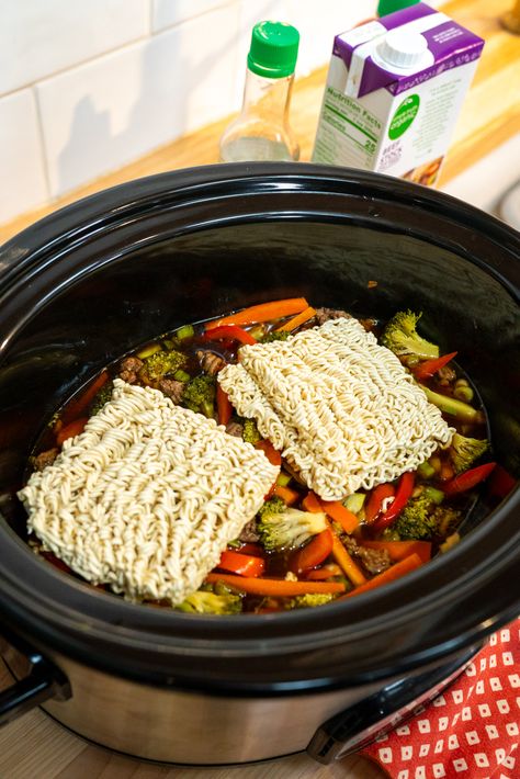 Beef And Broccoli Ramen Crock Pot, Crockpot Recipes Ramen, Beef Ramen Crockpot Recipes, Ramen Crockpot Recipes, Slow Cooker Beef Ramen, Beef Ramen, Ground Beef Dishes, 12 Tomatoes, Hamburger Recipes