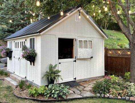 She Shed Metal Roof, Landscape Ideas Around Shed, Backyard Shed Makeover, Shed Garden Landscaping, Cottage Style Shed, Shed Landscape Ideas, Shed Curb Appeal, Shed Landscaping Ideas Backyards, She Shed Landscaping