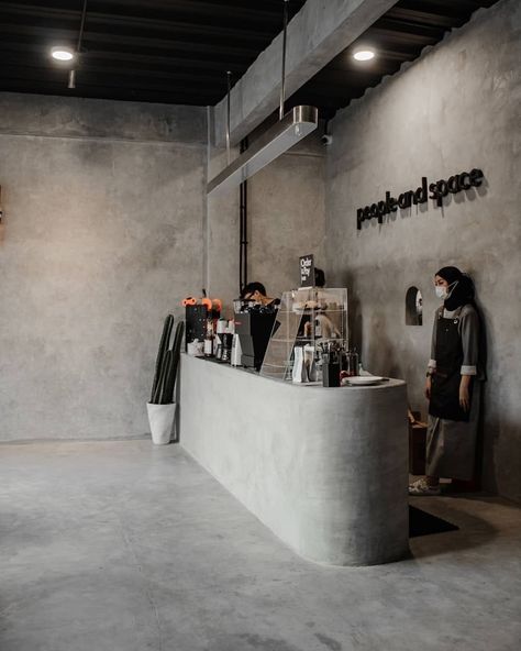 Marc Odley on Instagram: “Amazing coffee space ☕️⁣ .⁣ Follow @loveespressouk 🤎 Follow @loveespressouk 🤎 . . @wmalawat_” Small Store Design, Coffee Shop Concept, Dream Cafe, Cafe Counter, Industrial Cafe, Small Coffee Shop, Coffee Bar Design, Small Cafe Design, Coffee Shop Interior Design