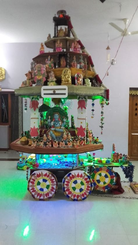 Golu Decoration Ideas, Dasara Decoration Ideas, Dasara Decoration Ideas At Home, Golu Themes, Diy Golu Dolls, Chaturthi Decoration, Navratri Puja, Janmashtami Celebration, Mandir Decoration