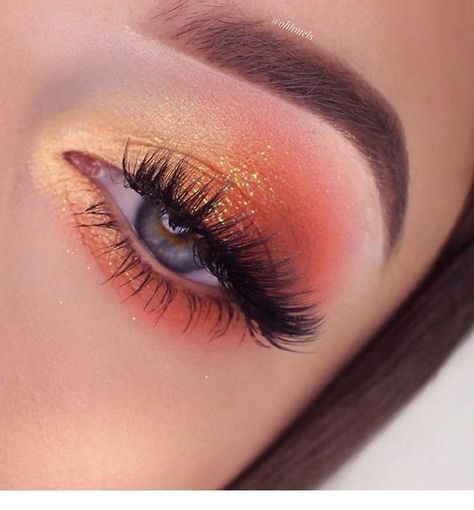 Orange glitter eye makeup - PIN Blogger #glittereyemakeup Orange glitter eye mak #glitter #makeup #glittermakeup Orange glitter eye makeup – PIN Blogger #glittereyemakeup Orange glitter eye mak… Orange glitter eye makeup – PIN Blogger #glittereyemakeup Orange glitter eye mak…,Make up Orange glitter eye makeup – PIN Blogger #glittereyemakeup Orange... Makeup Look For Blue Eyes, 90s Eye Makeup, 70s Eye Makeup, Glitter Eyes Makeup, Green Dress Makeup, Pink Glitter Makeup, Coachella Makeup, Make Carnaval, Festival Makeup Glitter