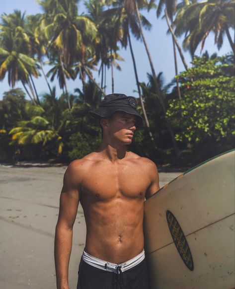 Percival Archer Riego, Surfer Boy Aesthetic, Wattpad Character, Jonaxx Boys, Surfer Aesthetic, Surfer Guys, Surfer Lifestyle, Swimwear Aesthetic, Surfer Boys